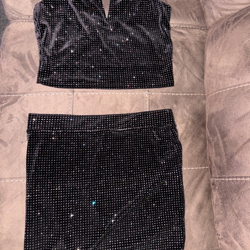 Two piece set - Picture 2 of 4
